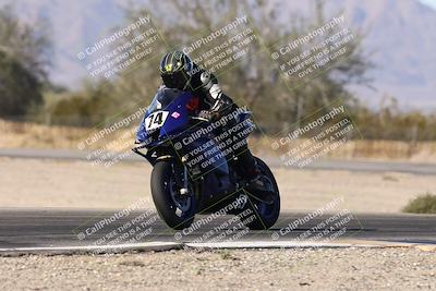 media/Dec-06-2025-CVMA (Sat) [[4a896cc04c]]/Race 4-Formula Middleweight/